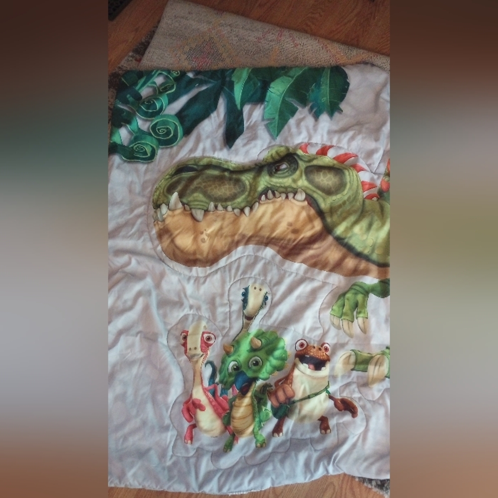 Jay Franco Gigantosaurus Toddler Comforter